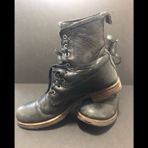 Frye Veronica Boots - Love these Boots!  Perfectly broken in for the next owner!